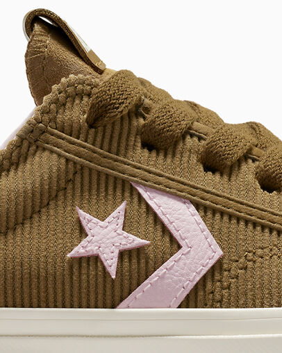 Star Player 76 Suede & Corduroy Dark Whiskey/Egret/Sugar Berry, Detail Angle View