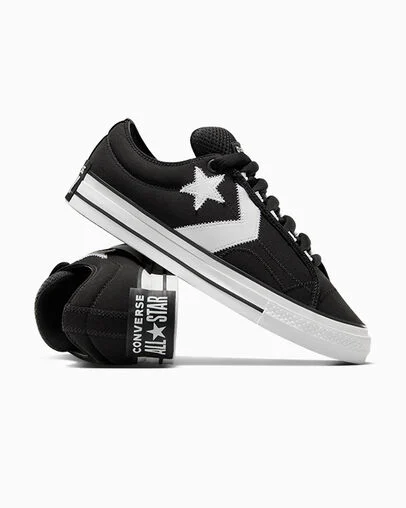 Star Player 76 Puff Black/Black/White, Detail Angle View