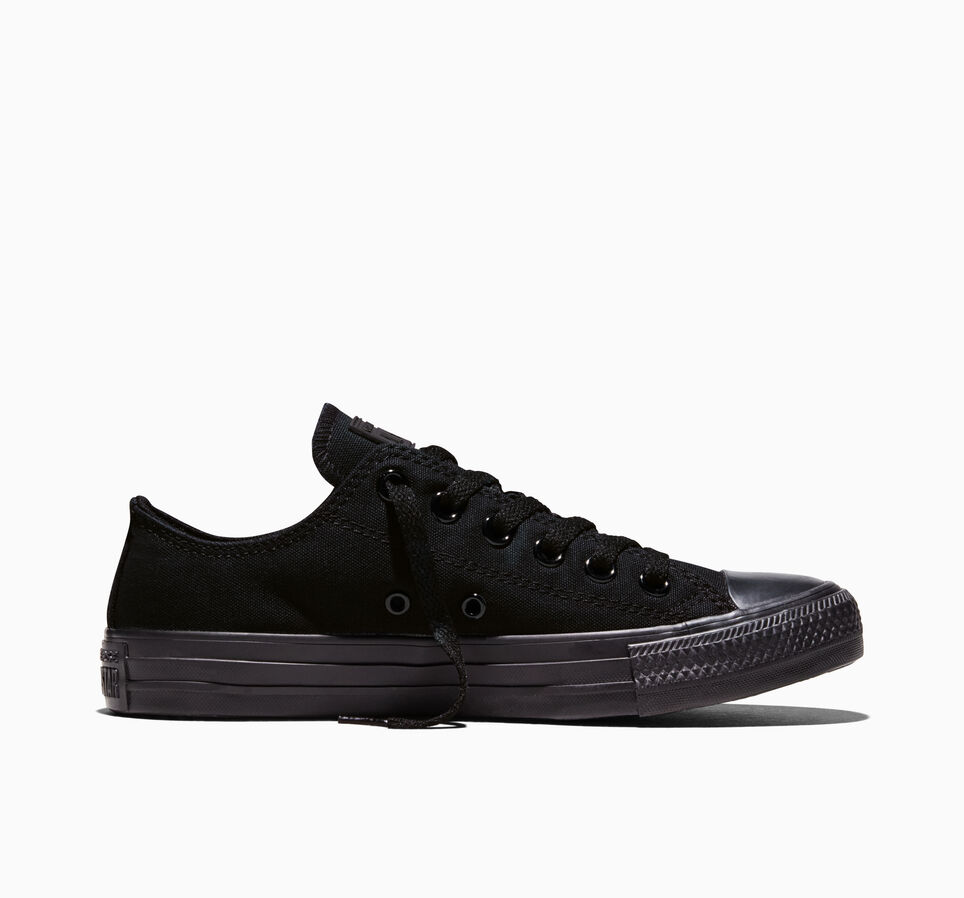 Chuck Taylor All Star Classic Noir monochrome