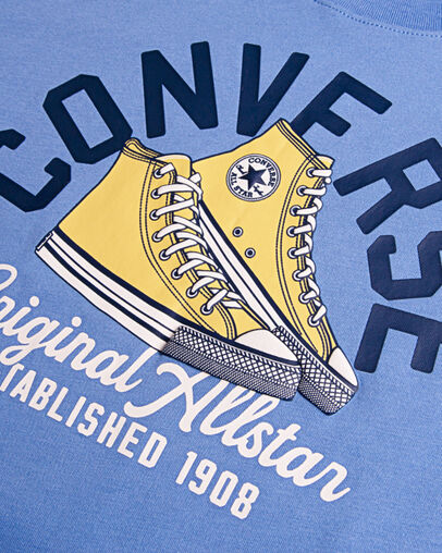 Retro Remix Sneaker T-Shirt Open Sky, Full Body View