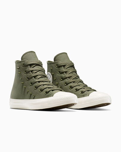 Chuck Taylor All Star Spikes Utility/Vintage White/Black, Top and Side View