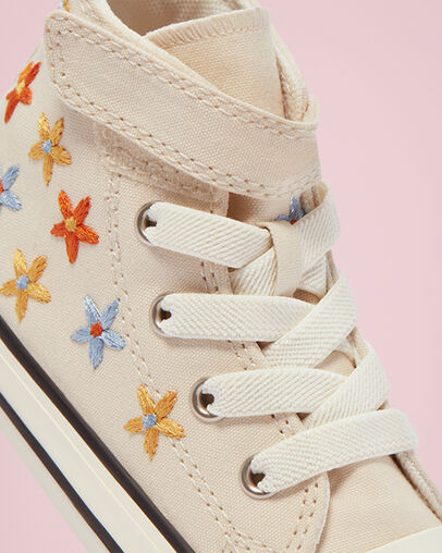 Spring Flowers Easy-On EVA Platform Chuck Taylor All Star Marfil natural/Multicolor/Negro, Detail Angle View