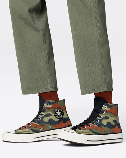 Chuck 70 Hybrid Camo Field Surplus/Black/Egret, On Foot Shot 1