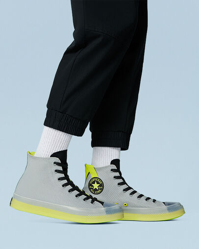 Chuck Taylor All Star CX Ash Stone/Black/Lime Twist, On Foot Shot 1