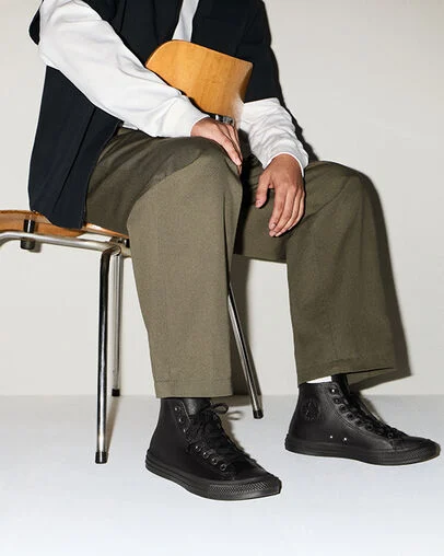 Chuck Taylor All Star Leather Black Mono, On Foot Shot 1