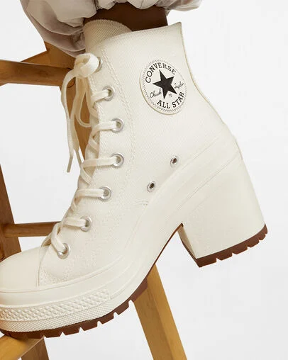 Chuck 70 De Luxe Heel Egret/Egret/Zwart, Reflective View