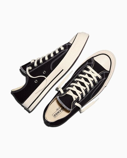 Chuck 70 Vintage Canvas Schwarz/Schwarz/Egret, Angled View