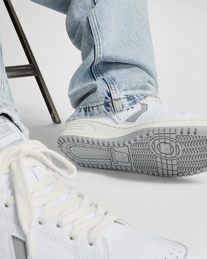 Converse Weapon Leather Bianco/Zona grigia/Bianco vintage, On Foot Shot 2