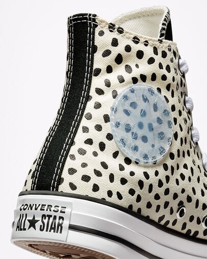 Bienvenue dans l'univers sauvage de la Chuck Taylor All Star &Eacute;cru/Noir/Blanc, Detail Angle View