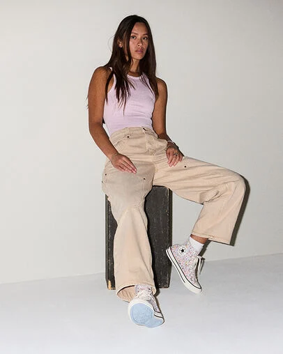 Chuck Taylor All Star Floral Accent Egret/Egret/Cherry Balm, On Foot Shot 1