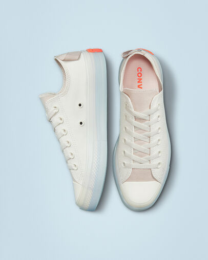 Chuck Taylor All Star CX Stretch Canvas Egret/Desert Sand, Top and Side View