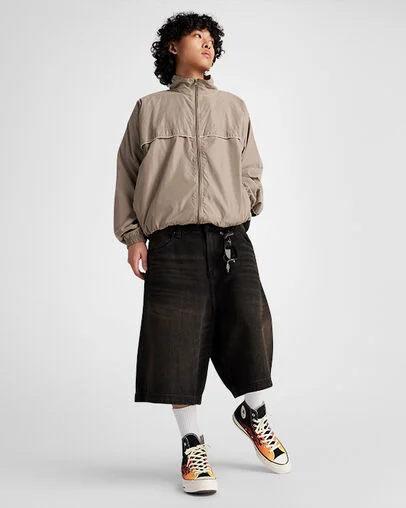 Chuck 70 Fire Black/Red/Yellow, On Foot Shot 1