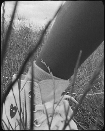 PLAY Comme des Garçons Single Heart Chuck 70 Milk/Red/Black, On Foot Shot 2