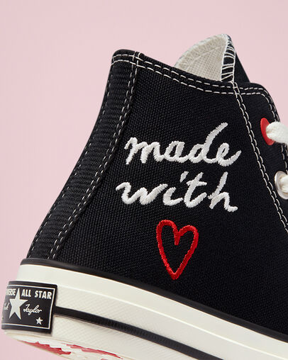 Love Thread Chuck 70 Negro/Garza/Rojo universitario, Detail Angle View