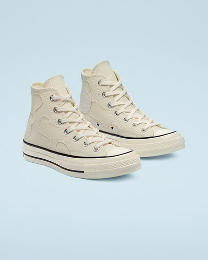 Raw Earth Camo Chuck 70 Garza/Negro/Blanco, Angled View