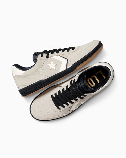 CONS Louie Lopez Pro 2 Suede Egret/Black/Gum, Angled View