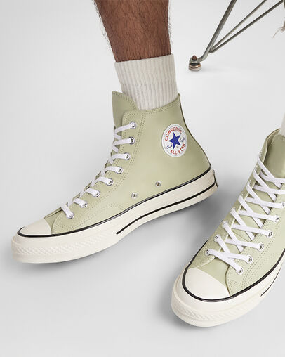 Chuck 70 Leather Pale Surplus/Red/White, Reflective View