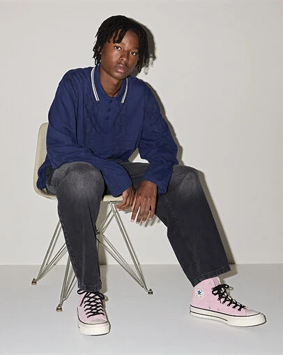 Chuck 70 Stars New Found Bloom Pink/Egret/Black, On Foot Shot 1