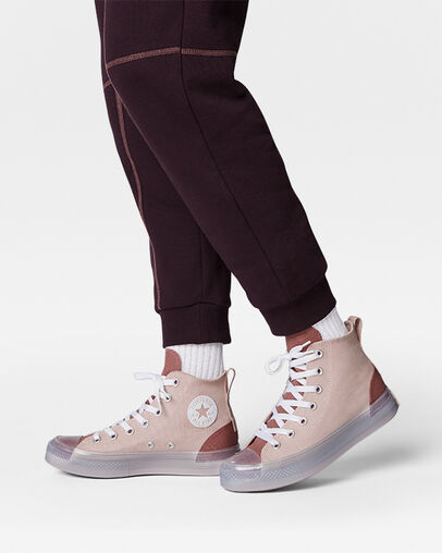 Chuck Taylor All Star CX Seasonal Color Stone Mauve/Saddle/White, On Foot Shot 1