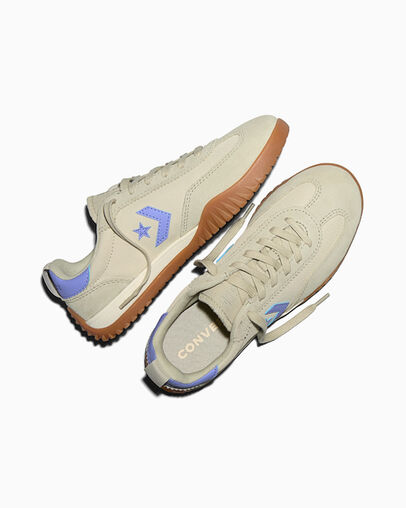 Run Star Trainer Sage Smoke/Very Peri/Gum, Angled View