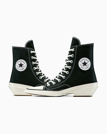 Chuck 70 De Luxe Pointed Black/White/Black, Detail Angle View