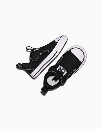 Chuck Taylor All Star Malden Street Slip Black/White/Black, Angled View