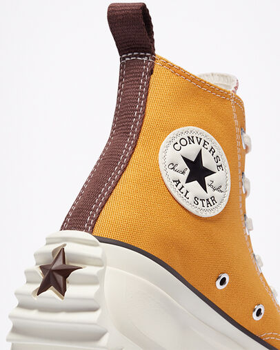 Tri-Panel Run Star Hike Oro girasol/Pergamino, Detail Angle View