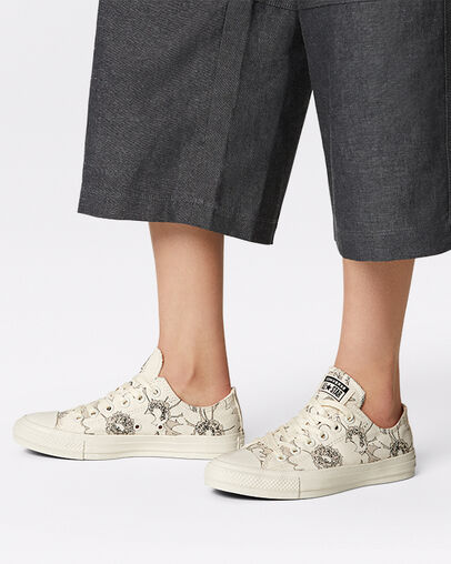 Chuck Taylor All Star Crafted Florals Egret/Desert Sand/Egret, On Foot Shot 1