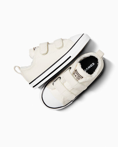 Chuck Taylor All Star Easy On Leather Garza/Blanco/Negro, Angled View