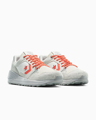 Wave Trainer Barely Grey/Vintage White, Top and Side View