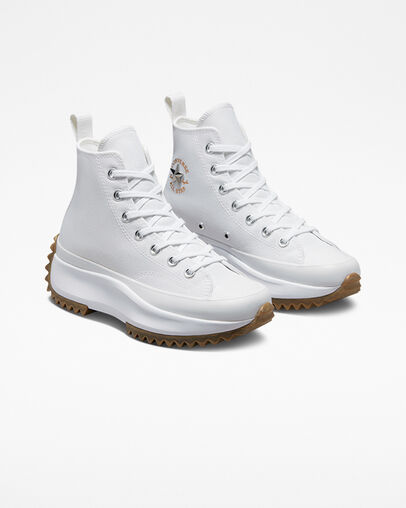 Run Star Hike Platform Metallic Details Blanc/Argent/Gravier, Angled View