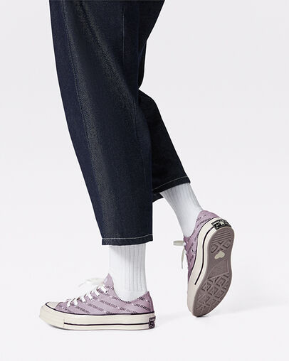 Chuck 70 Love Fearlessly Amethyst Grey/Egret/Black, Detail Angle View