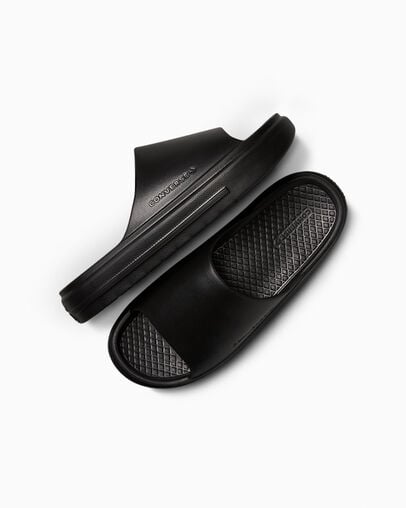 Converse Essential Slide Zwart/Zwart/Zwart, Angled View