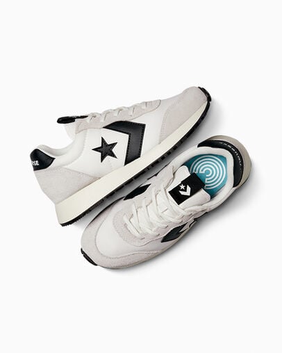 Converse Omega Trainer Vintage White/Black/Egret, Angled View