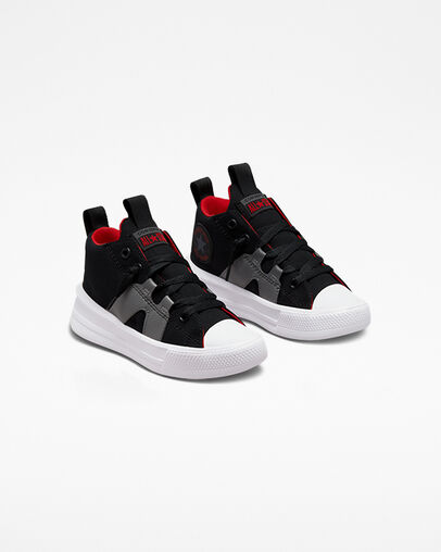 Chuck Taylor All Star Ultra Schwarz/Iron Grey/Rot, Angled View