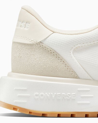 Omni Trainer Egret/Vintage White/Light Dune, Detail Angle View