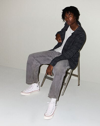 Chuck 70 Vintage Canvas Blanc/Rouge grenat/&Eacute;cru, On Foot Shot 2