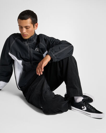 Sport Casual Black/Black/White, On Foot Shot 2