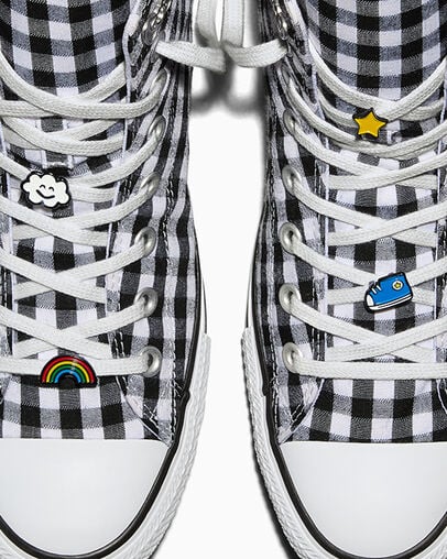 Converse x Hello Kitty And Friends Chuck Taylor All Star Picnic Black/White/Pink, Detail Angle View