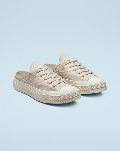 Chuck 70 Mule Desert Sand/Desert Sand, Angled View