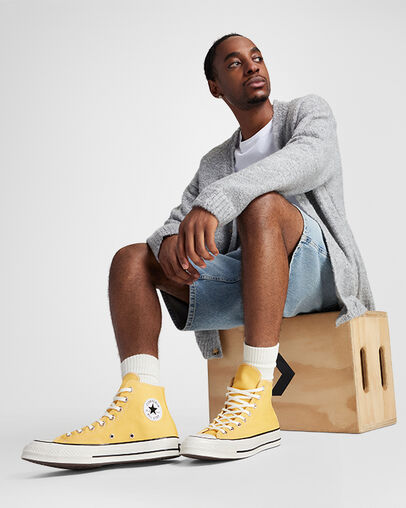 Chuck 70 Canvas Bananas/Egret/Black, On Foot Shot 2