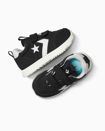 Converse Omega Trainer Easy-On Black/Vintage White/Egret, Angled View