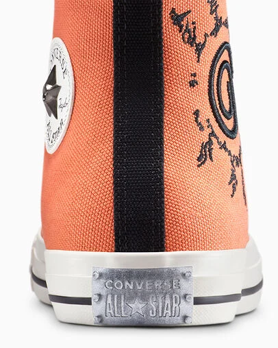 Converse x NARUTO SHIPPUDEN Chuck Taylor All Star Pale Magma/Zwart/Egret, On Foot Shot 2