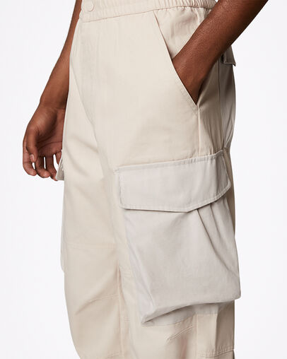 Pantalon cargo tiss&eacute; Sable d&eacute;sert, Detail View