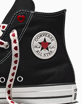 Chucks in Love