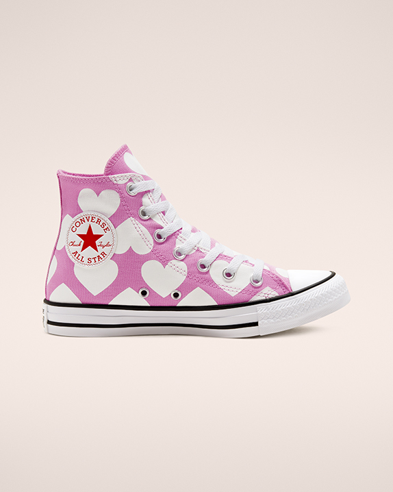 chuck taylor with hearts